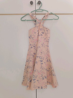 Floral dress in alpha line like new, multicolored