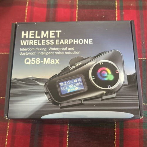 Wireless Motorcycle Helmet Walkie Talkie Q58-Max with LCD Screen and FM Radio