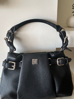 Kem leather shoulder bag like new, black
