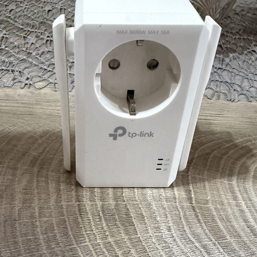 TP-Link TL-WA860RE WiFi Extender and TL-PA4010 Powerline Adapter Kit