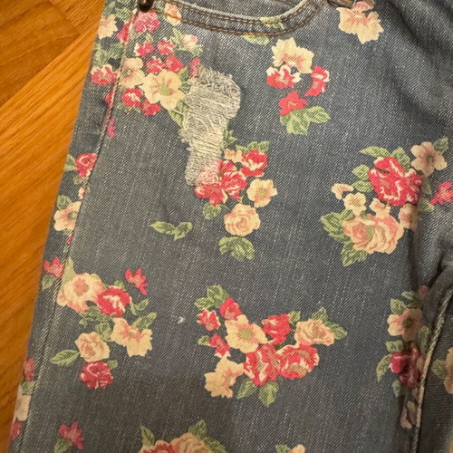 Billabong Printed Women's Jean like new, size XS