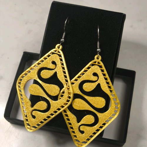 Earrings like new, 4 pairs stainless steel and PLA