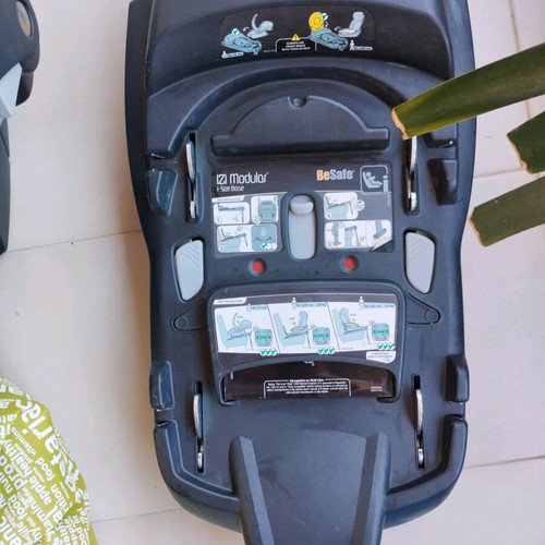 BeSafe iZi Go Modular X2 i-Size baby seats like new, set of 2 with bases