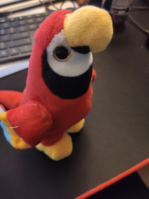 Plush parrot like new