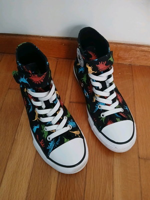 Converse All Stars παιδικά μποτάκια με δεινόσαυρους σαν καινούργια, νούμερο 35
