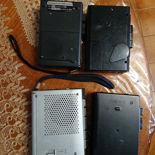 Cassette players used, pack of 4 with functional issues