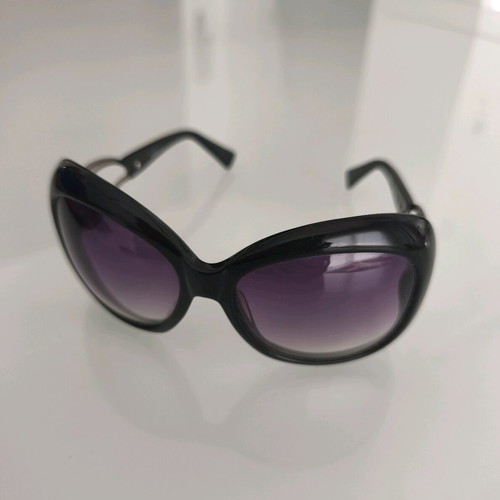 Rossi Oversized women's sunglasses like new with purple gradient lenses