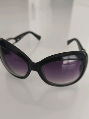 Rossi Oversized women's sunglasses like new with purple gradient lenses