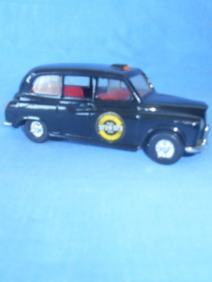 Corgy Austin London Taxi used, scale 1/36, black