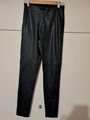 Кожени панталони употребявани H&M Divided номер 38 черни с ластик на талията