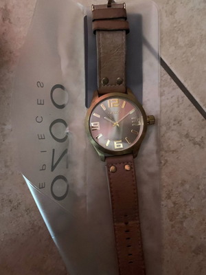 Oozoo women's watch with beige leather strap and analog dial