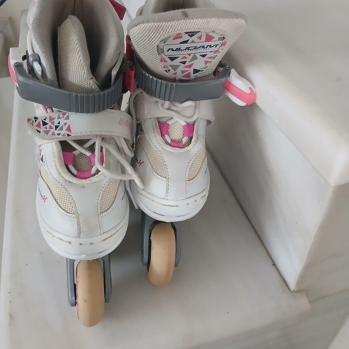 Rollers adjustable size 30-33 used for girls