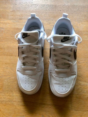 Nike Court Borough sneakers like new, unisex, size 38.5, white and black