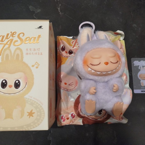 Labubu Popmart Have A Seat ZIZI figure like new with box