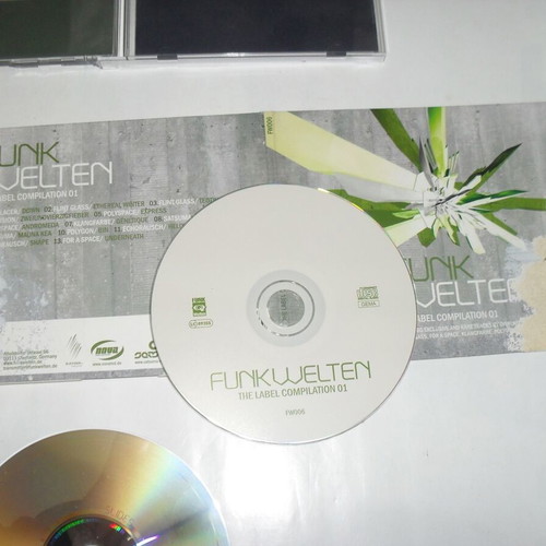 5 original electronic music CDs used with slightly damaged digipaks