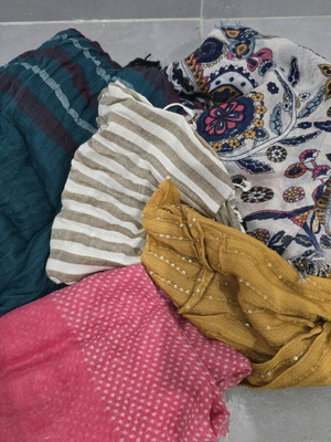 Set of 5 scarves like new, spring and winter styles