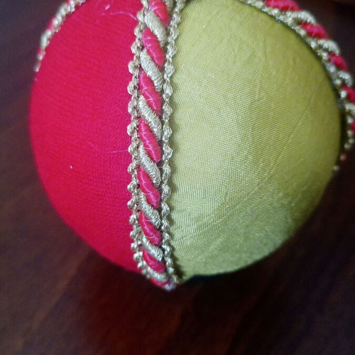 Set of 4 handmade Christmas balls red gold like new
