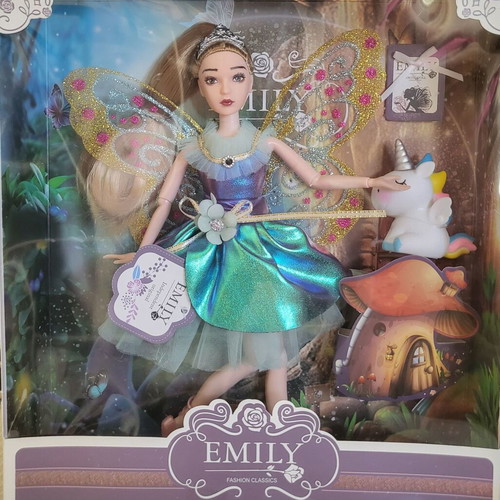 Emily in Paris and doll Evie Simba