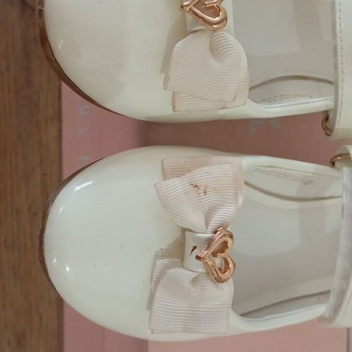 Nelli Blu white patent ballerina shoes size 32