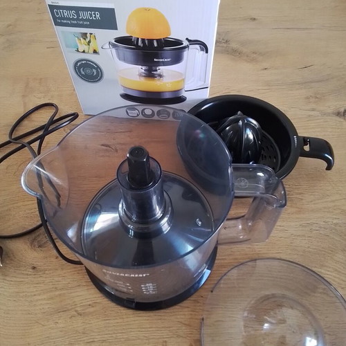 Electric juicer