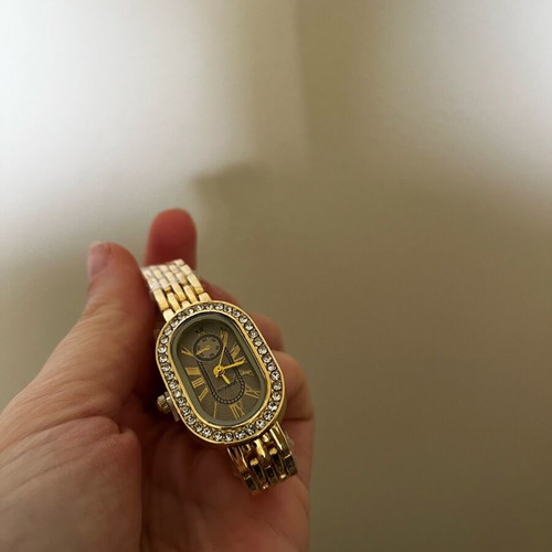 Wristwatch women's new gold color
