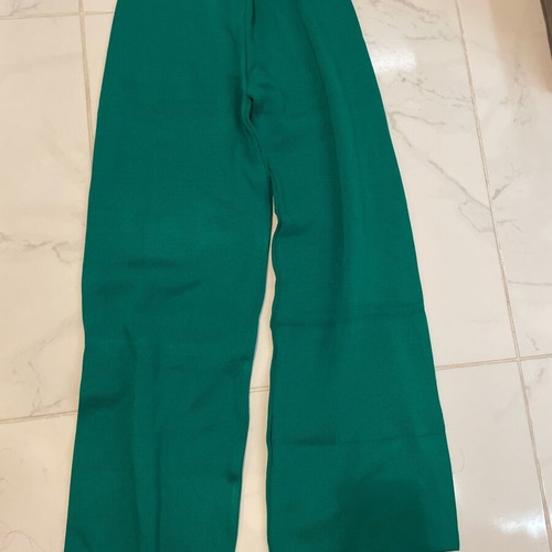 Clothes one size green new, set with wide blouse