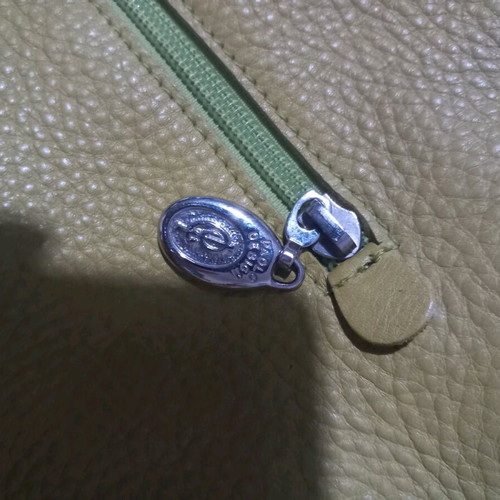 Mustard leatherette bag like new, genuine leather