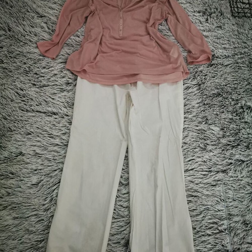 White pants like new H&M with pink blouse gift
