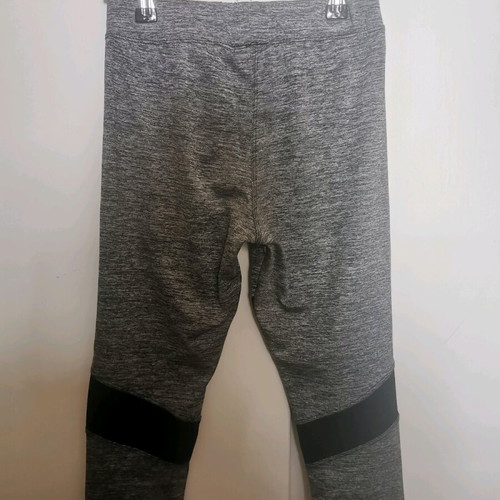Fitness set like new, grey knee-length leggings and sleeveless top