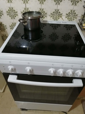 Davoline oven like new, 10 months usage with warranty