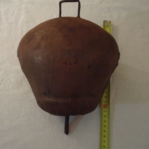 Large bell used, length 21cm, height 25cm, width 13cm
