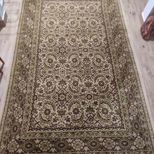 Wool rug classic oriental style like new, beige brown green tones