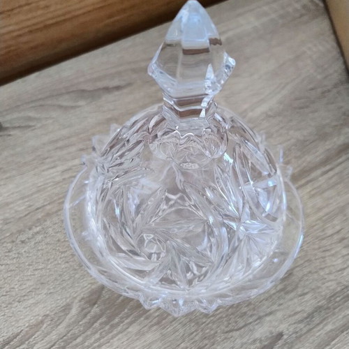Vintage crystal candy dish with lid like new