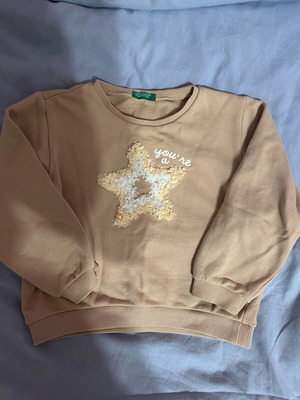Benetton sweatshirt like new, beige, size 116 cm for 6 years old