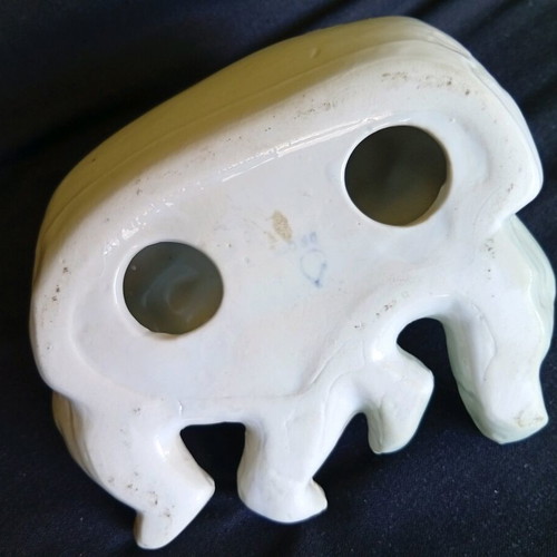 Porcelain figurine of twin babies like new