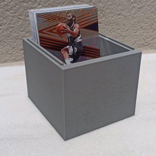 Collectible card storage box new, capacity 100 cards, PLA
