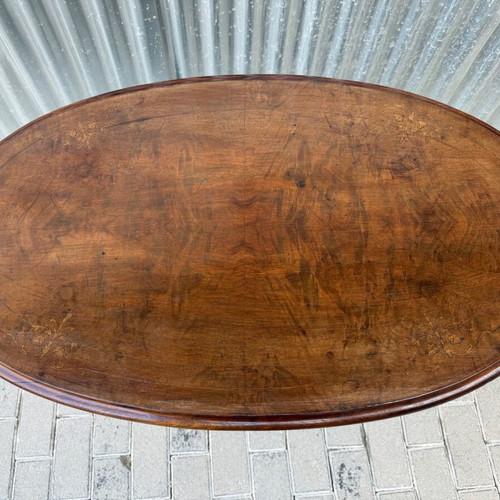 Antique table from 1920 like new