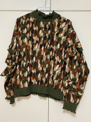 Molly Bracken blouse like new, brown and green, size M