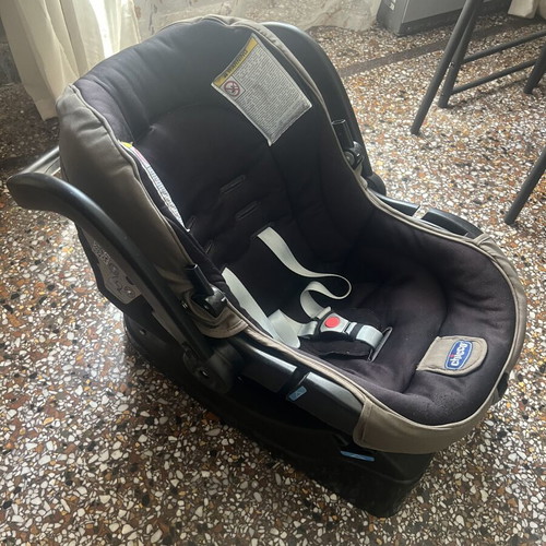 Chicco Activ3 baby car seat used with isofix base black beige