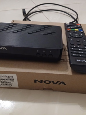 Nova decoder like new with remote and accessories