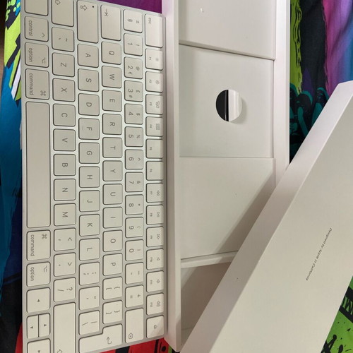 Apple Magic Keyboard lightning used with box and cable