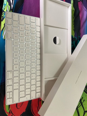 Apple Magic Keyboard lightning used with box and cable