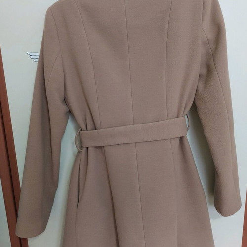 Lynne camel coat like new, size 38 with belt