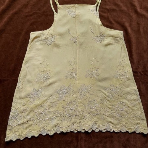 Deja vu sleeveless blouse new, white and yellow, size M