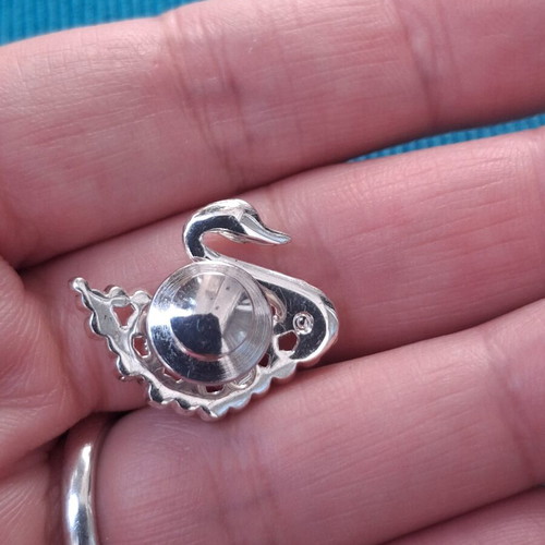Swarovski pin silver tone like new