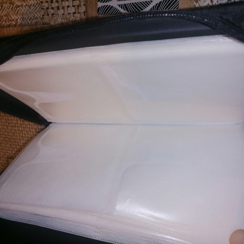 Protective hard CD case 104 slots like new, Urban