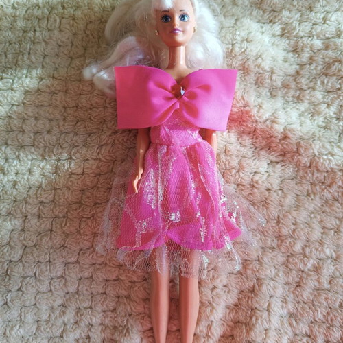 Sindy 1988 vintage doll used in very good condition