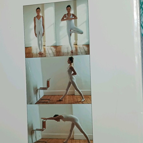 Vogue Beauty Encyclopedia Deborah Hutton like new