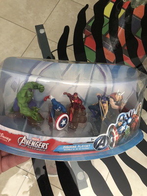 Avengers κλασικό σετ φιγούρες καινούργιο αποκλειστικό Disney Store Marvel