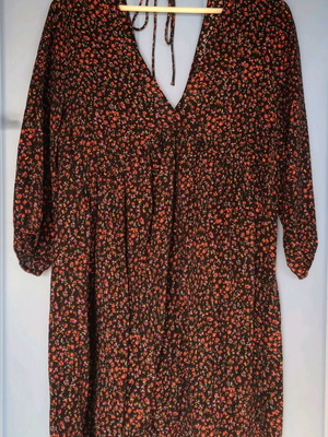 Short wide floral dress H&M like new